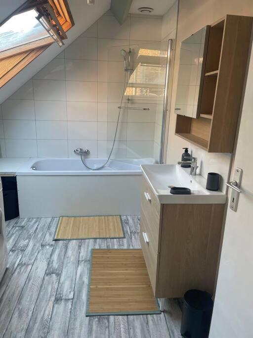 بيرون Maison A 2 Pas Du Centre Ville المظهر الخارجي الصورة
